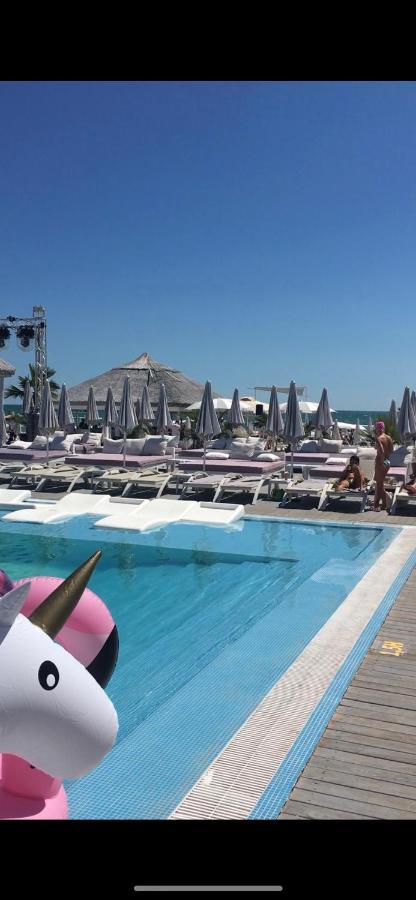 Beach Luxury Mamaia
